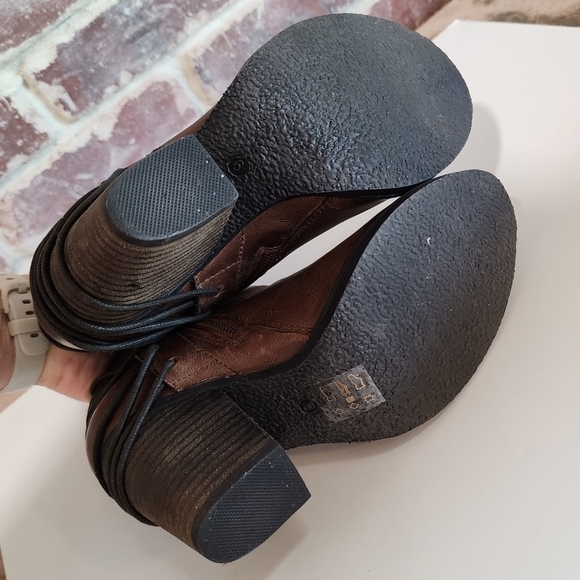 Steve Madden Raglin Brown Bootie 6 - Picture 7 of 12